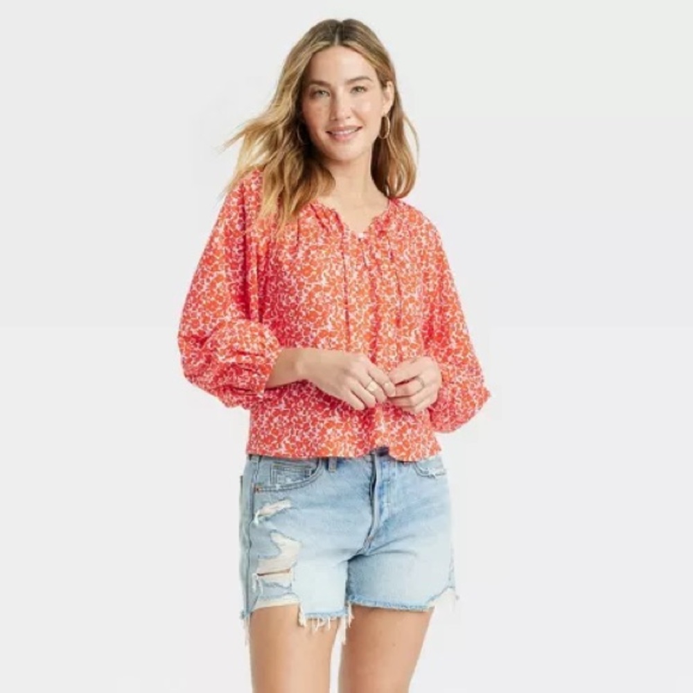 Nwt Women's Long Sleeve Blouse - Universal Thread
Color Red Floral